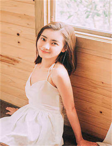 蜜桃成熟时1997在线观看 蜜桃成熟时-王妃两奶头被两男人大力拉扯