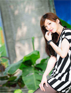 胸部丰满的妹妹